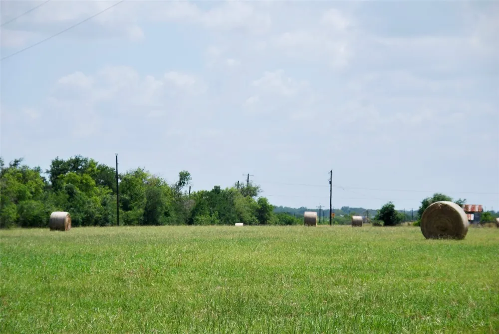 2725 Old Lehmann Road Kingsbury, TX 78638